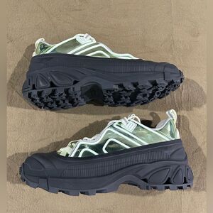 Burberry Pistachio Arthur Sneakers Mens 41